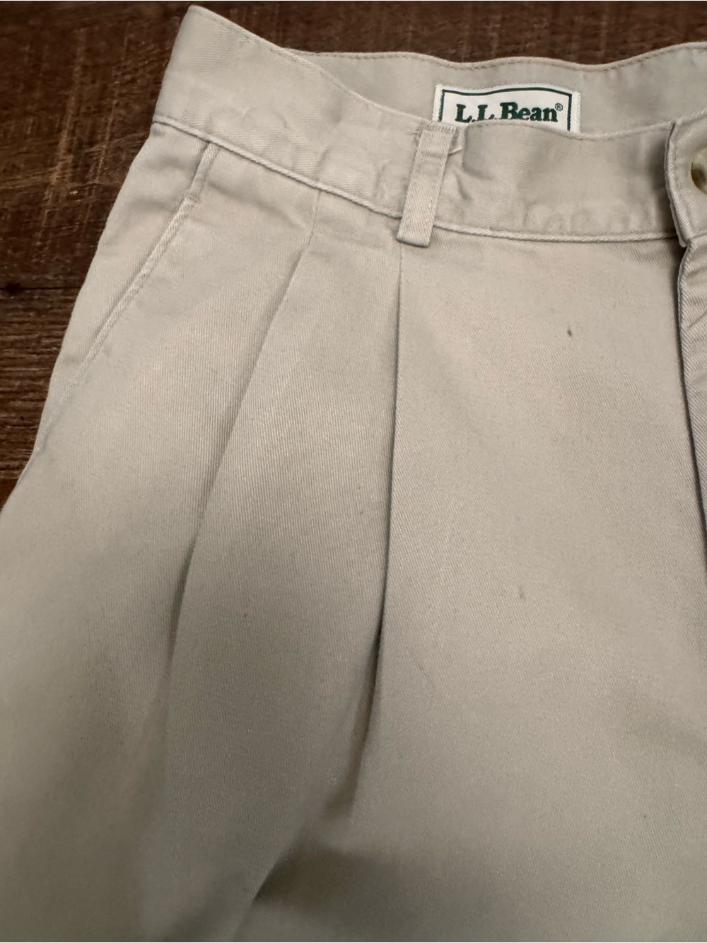 Vintage L.L. Bean Khaki Pleated Shorts Womens Size 12 Classic 80’s and 90’s Prep - Picture 2 of 7
